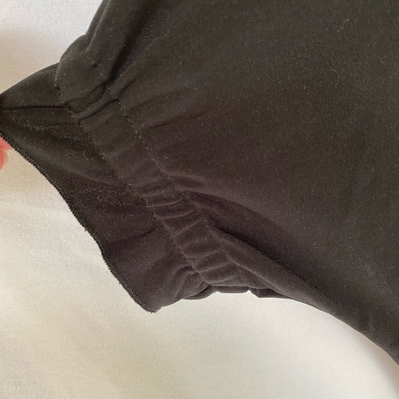 New York and Co. Black short sleeve top - Picture 2 of 5